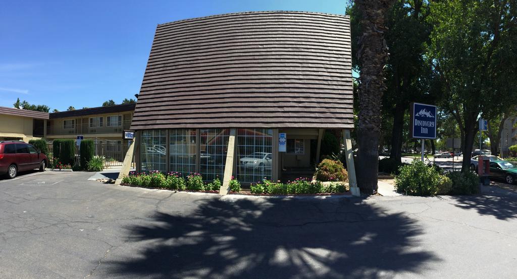 Discovery Inn モデスト エクステリア 写真